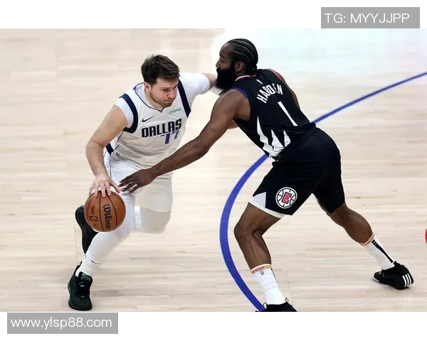 2014季后赛雷霆与快船第四场激战回顾与精彩瞬间分析